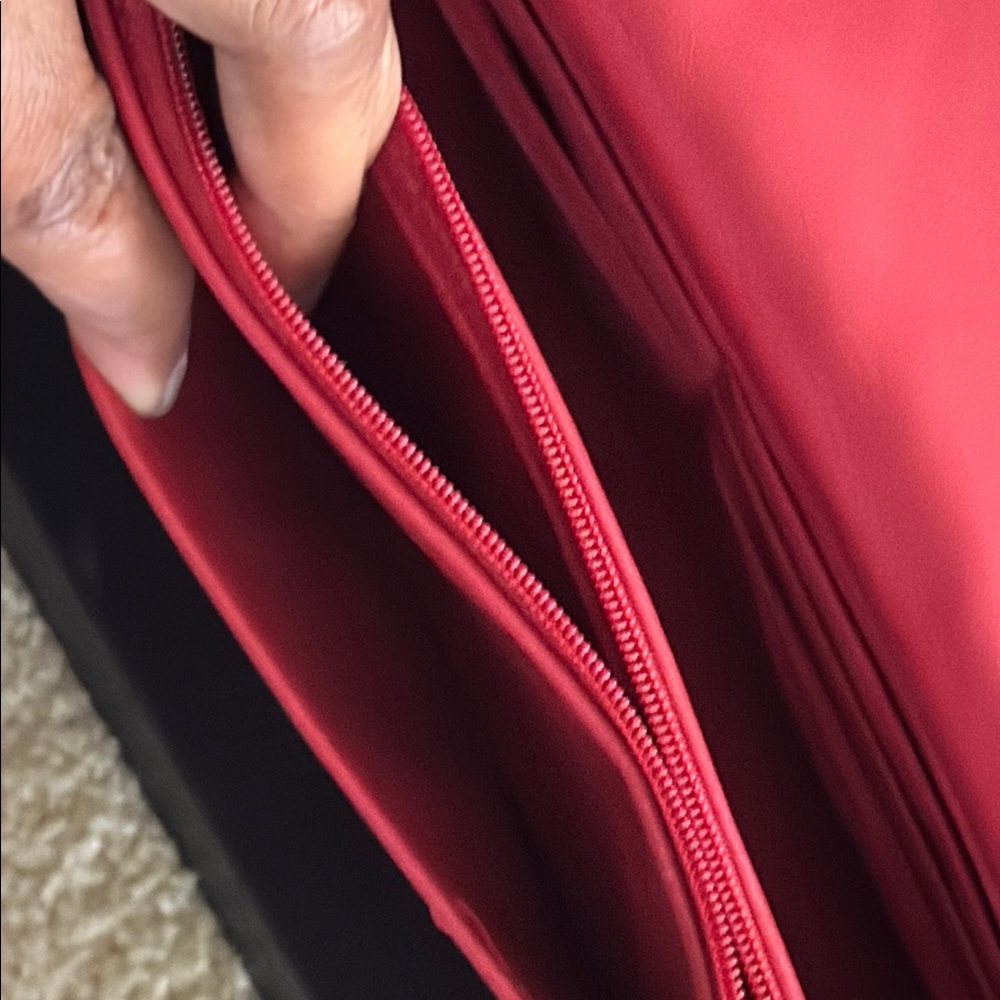 Badgley Mischka Red Quilted Crossbody Bag - Picture 11 of 12